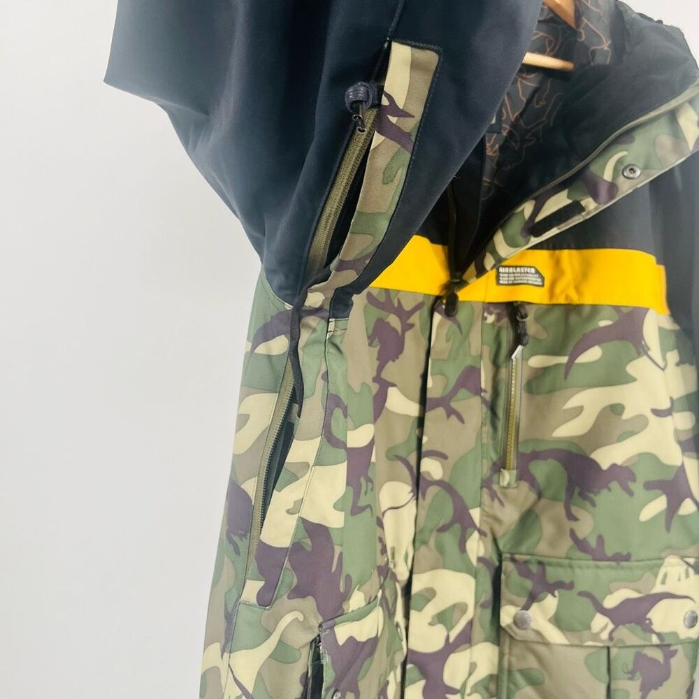 Men's Camouflage Performance Jacket - image 7